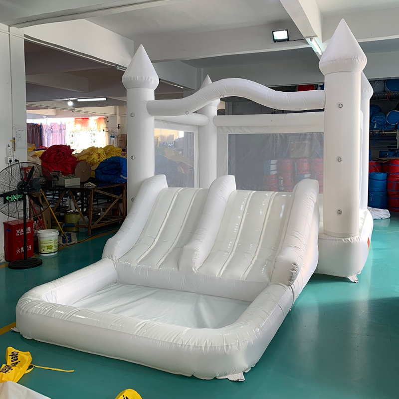 Opblaasbare springkasteel 5,6* - Kids Outdoor Wendy House recensie en prijs
