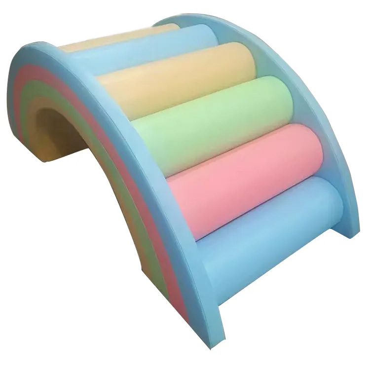 Macaronkleurige zachte speelto - Kids Outdoor Playground recensie en prijs